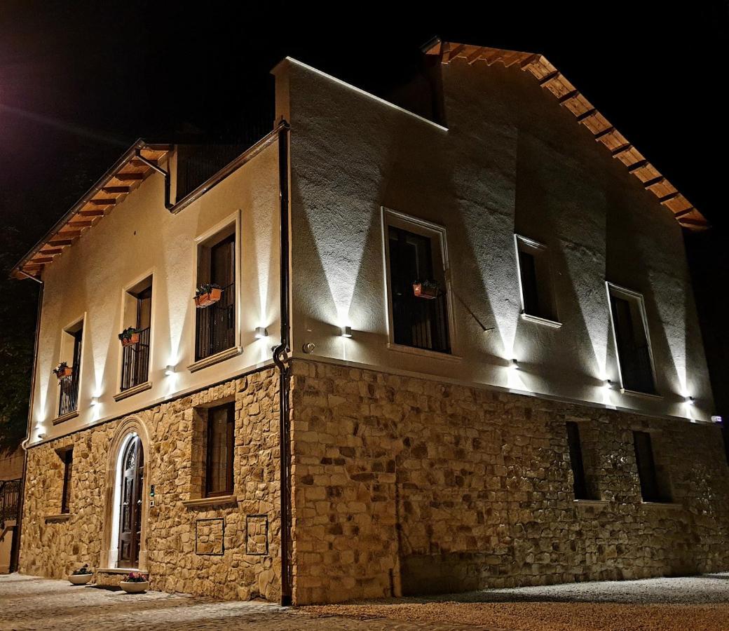 Destasu' Bed And Wellness Hotel Castel del Monte  Exterior photo